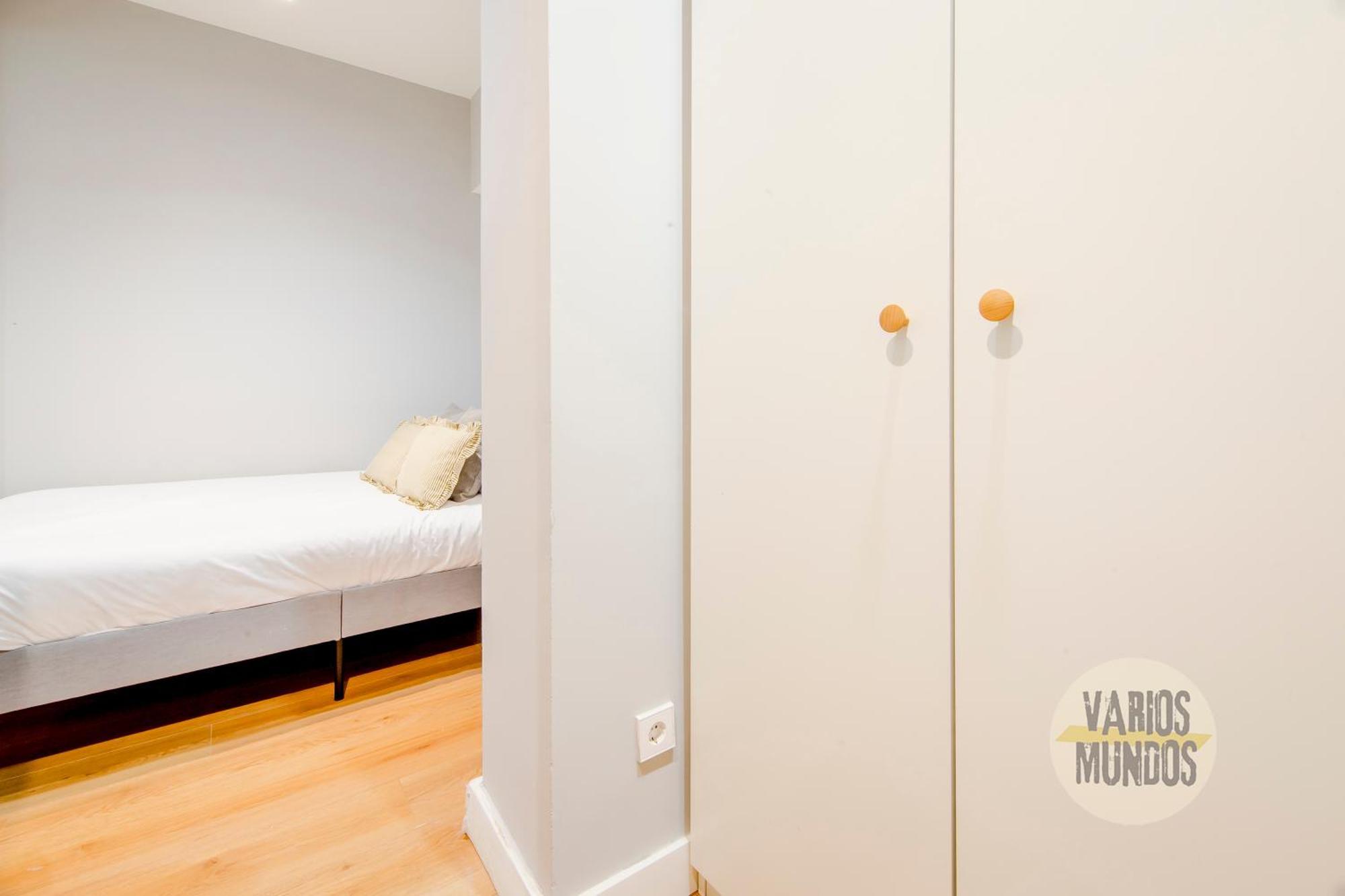 Modern Apt & Cool Interior Design A 20 Metros Del Retiro E1 Madrid Exterior photo