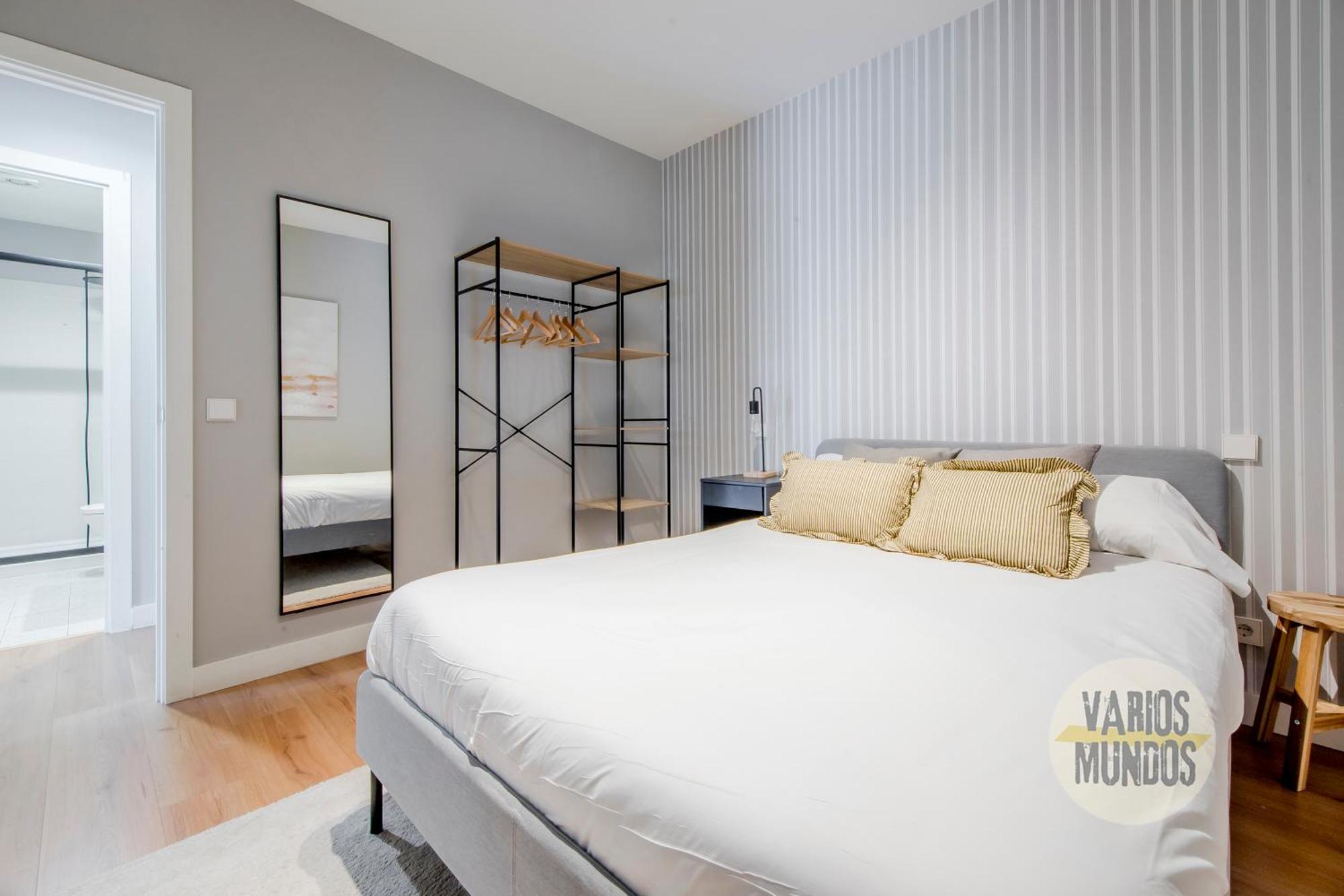 Modern Apt & Cool Interior Design A 20 Metros Del Retiro E1 Madrid Exterior photo