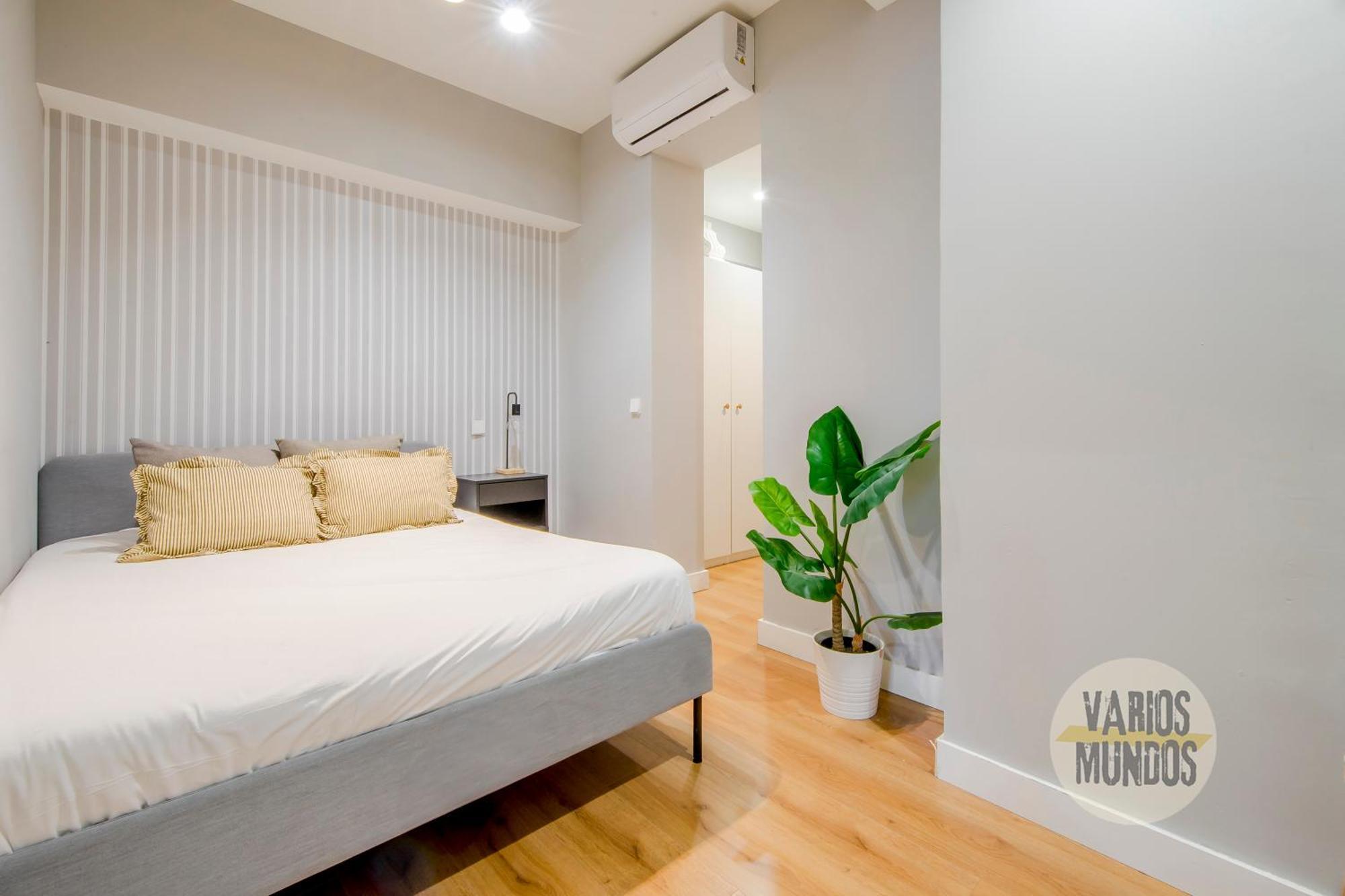 Modern Apt & Cool Interior Design A 20 Metros Del Retiro E1 Madrid Exterior photo